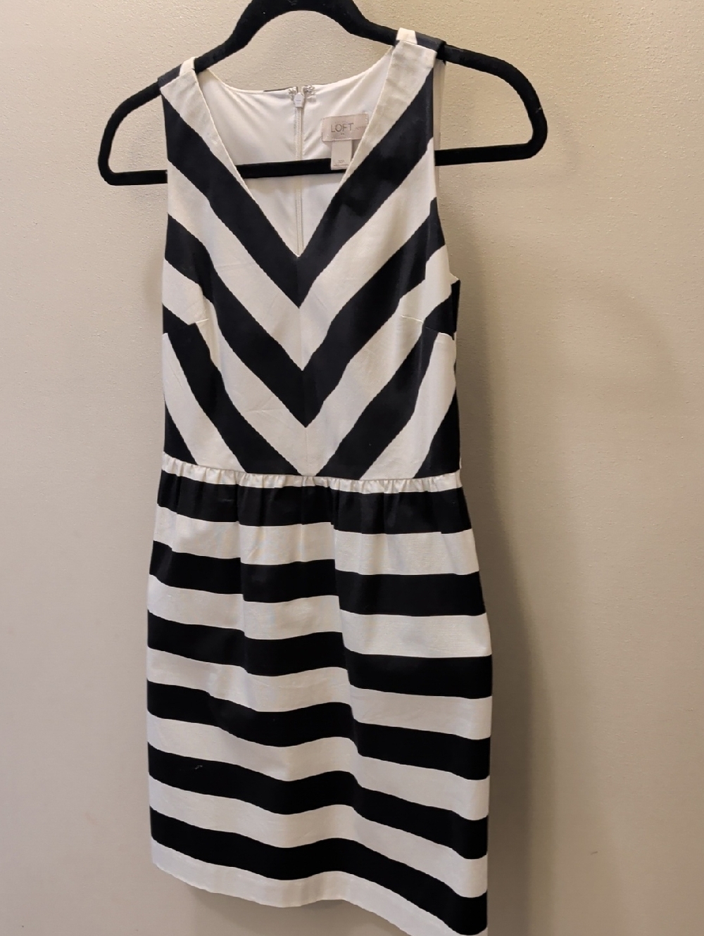 LOFT 00P Black and White Striped Sleeveless Dress
